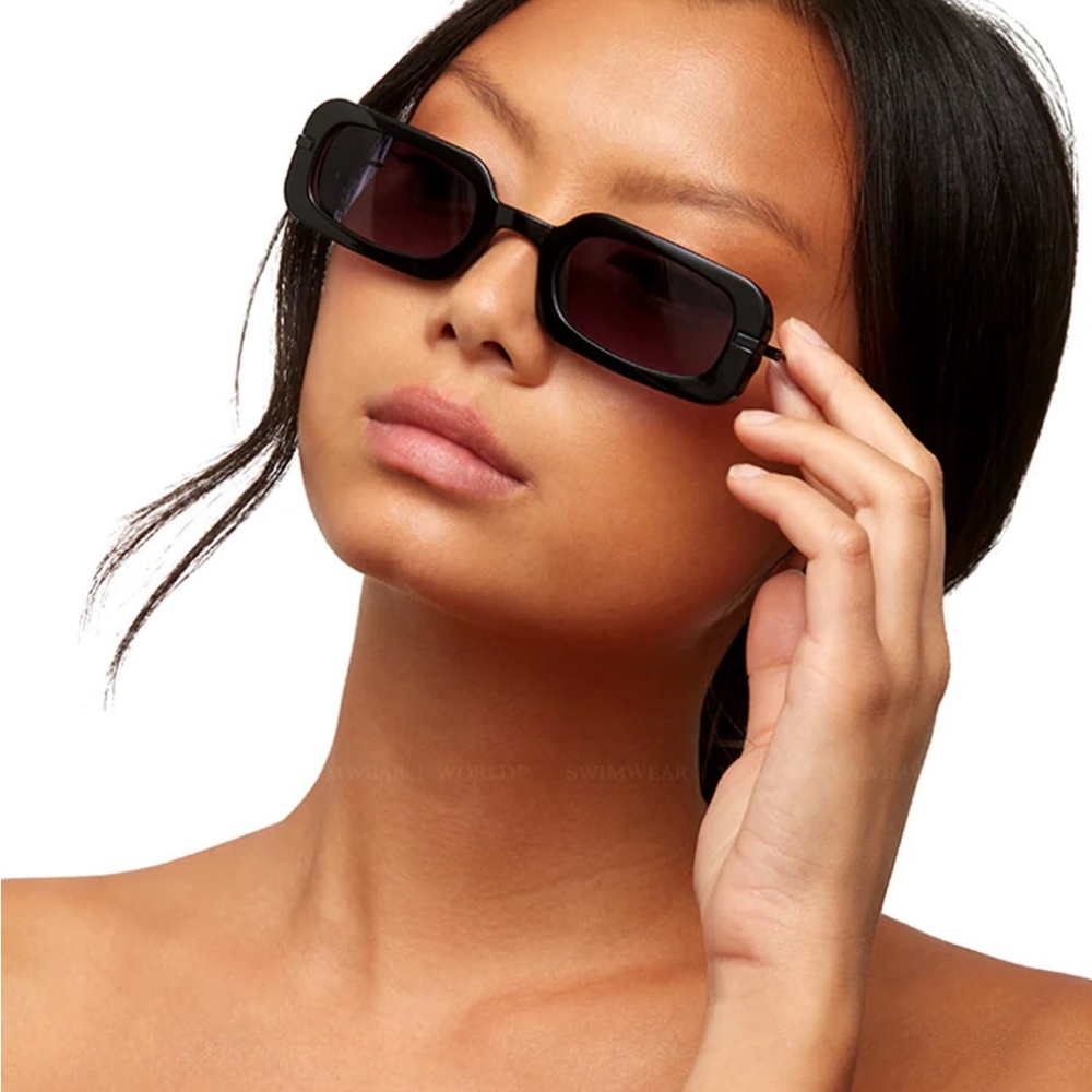 WeWoreWhat The Backyard Sunglasses - Summer Sunwear